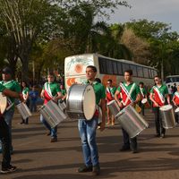 Desfile de fanfarras e shows reúne centenas de alunos em Rondonópolis na abertura da 2ª Mostra de Artes do IFMT